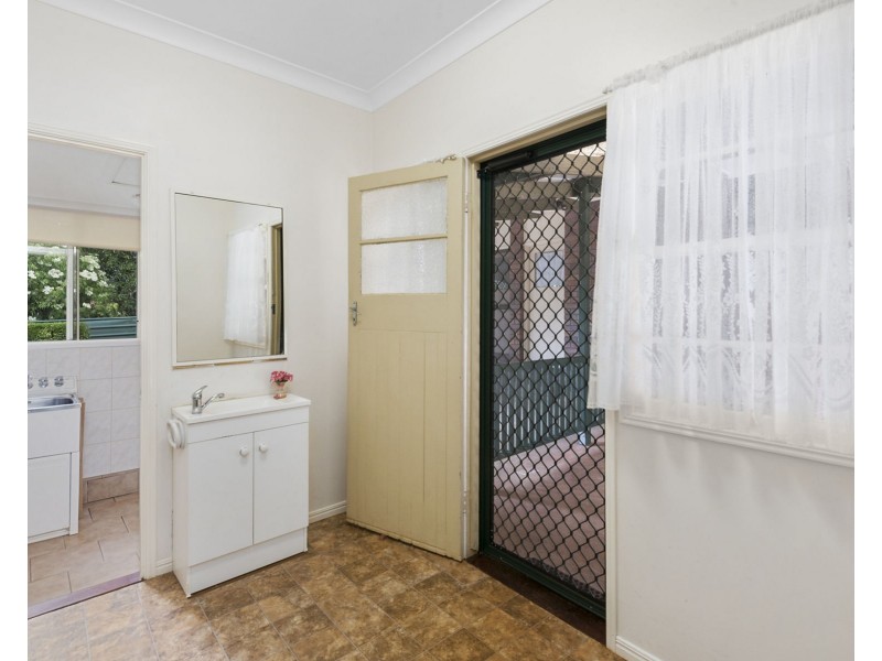 58 Hogg Street, Rockville QLD 4350