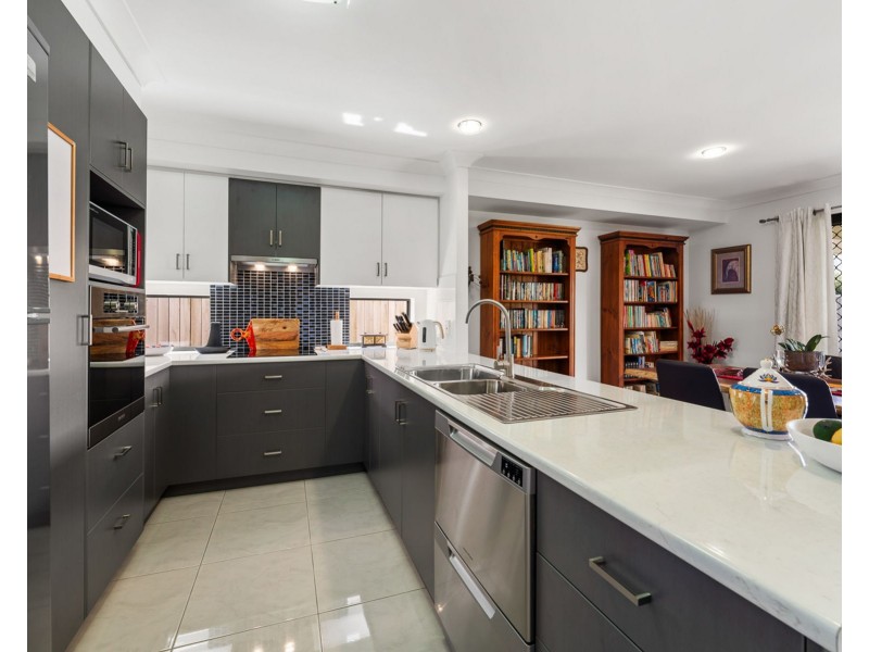 14 Vinnicombe Street, Kearneys Spring QLD 4350
