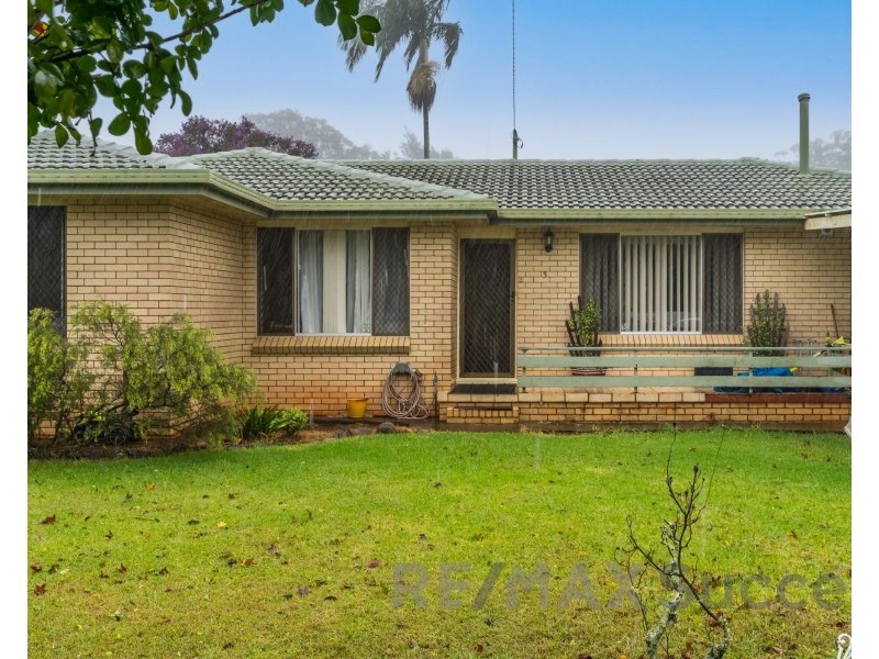 3 Garvey Street, Mount Lofty QLD 4350