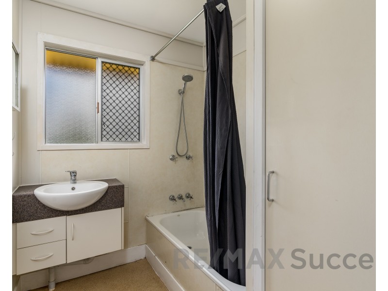 7 Kenora Court, Rockville QLD 4350