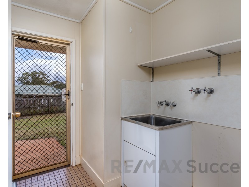7 Kenora Court, Rockville QLD 4350