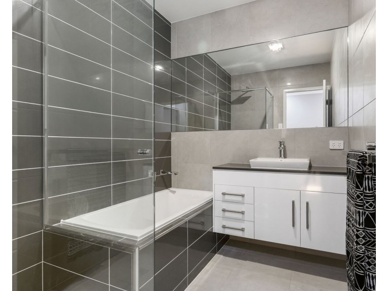14 Heather Street, Kearneys Spring QLD 4350
