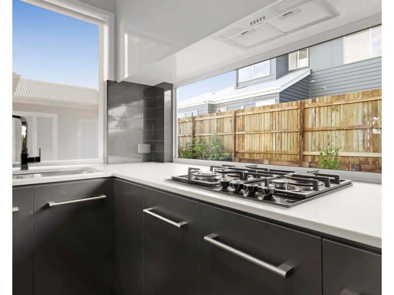 14 Heather Street, Kearneys Spring QLD 4350