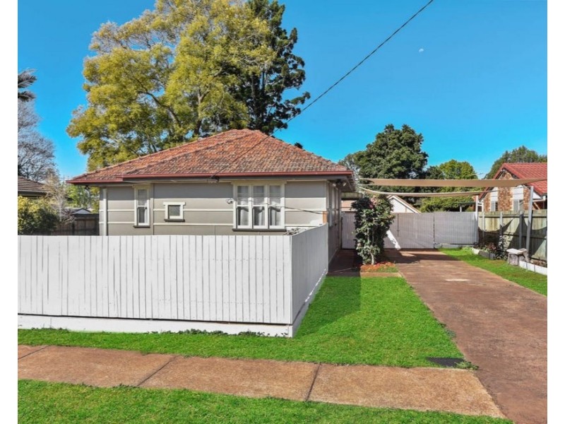 12a Goodwood Street, Newtown QLD 4350