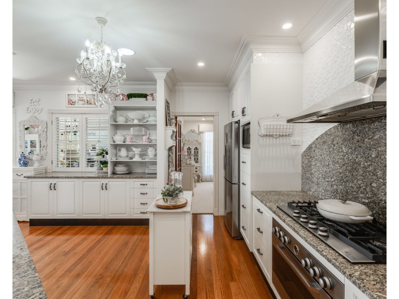 1 Spring Garden Court, Middle Ridge QLD 4350