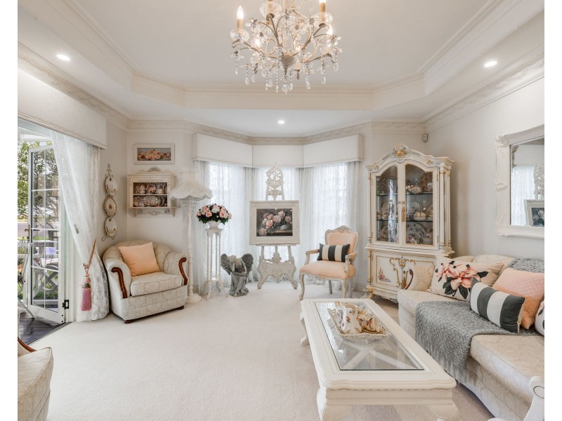 1 Spring Garden Court, Middle Ridge QLD 4350