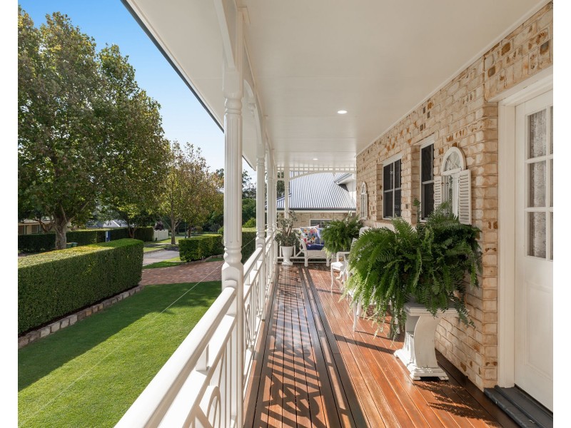 1 Spring Garden Court, Middle Ridge QLD 4350