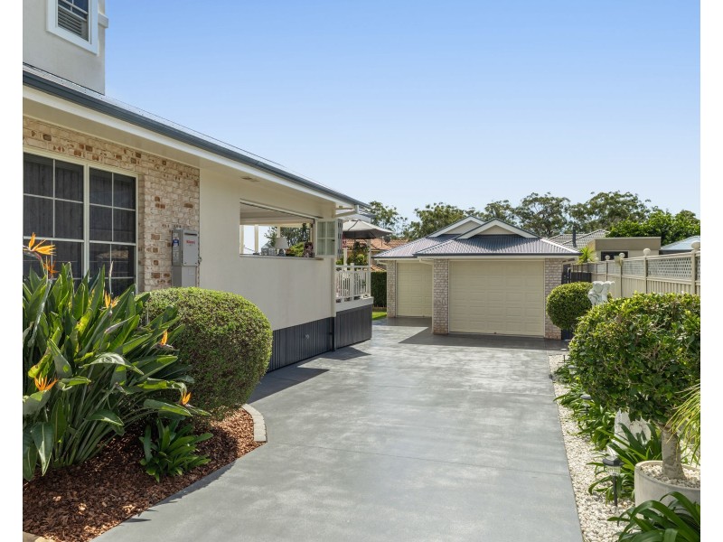 1 Spring Garden Court, Middle Ridge QLD 4350