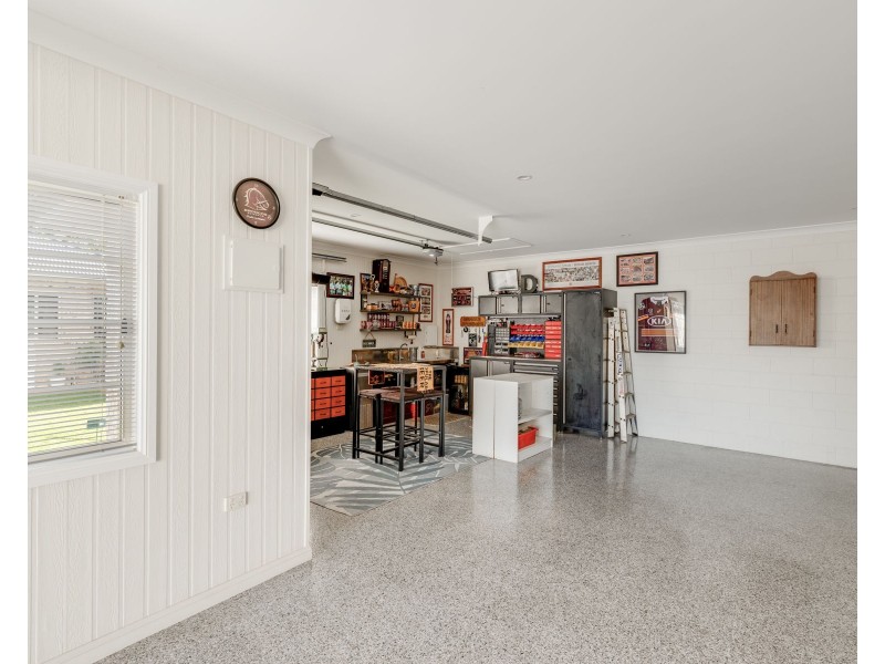 1 Spring Garden Court, Middle Ridge QLD 4350