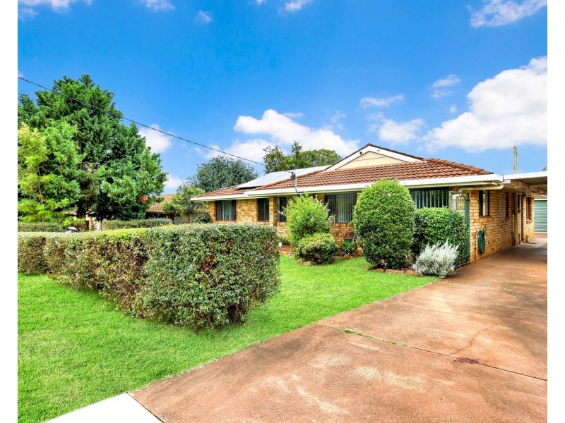 12 Jennifer Crescent, Darling Heights QLD 4350