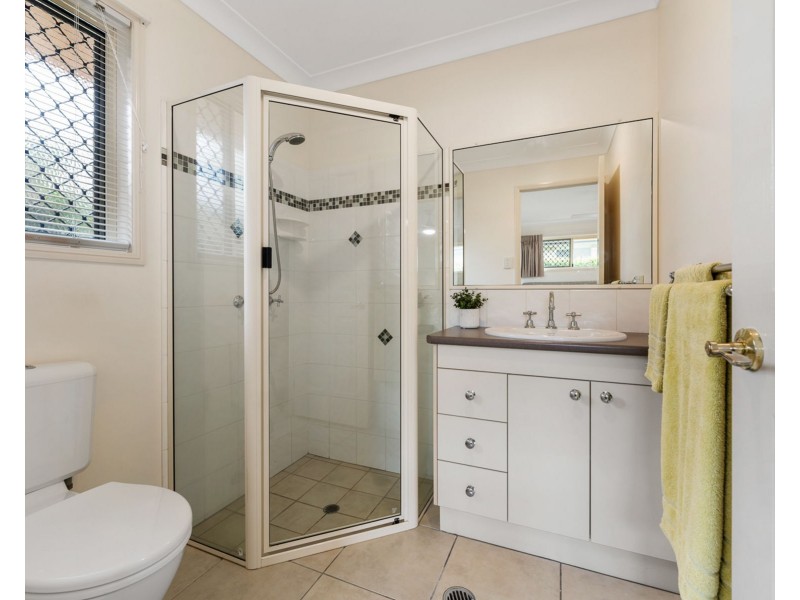 1/1 Meagan Close, Kearneys Spring QLD 4350