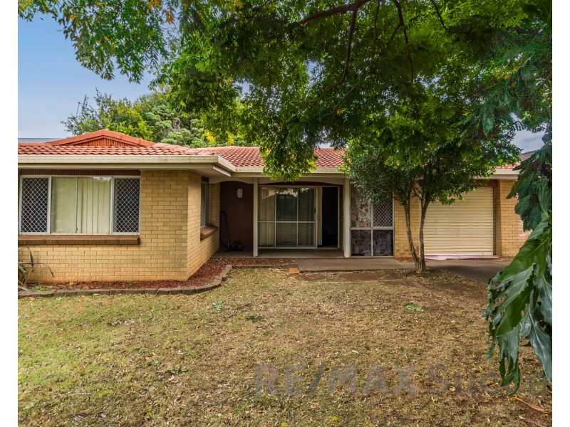 379 Hume Street, Kearneys Spring QLD 4350