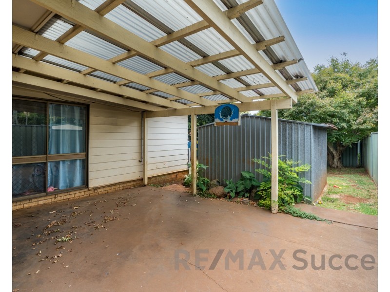 379 Hume Street, Kearneys Spring QLD 4350