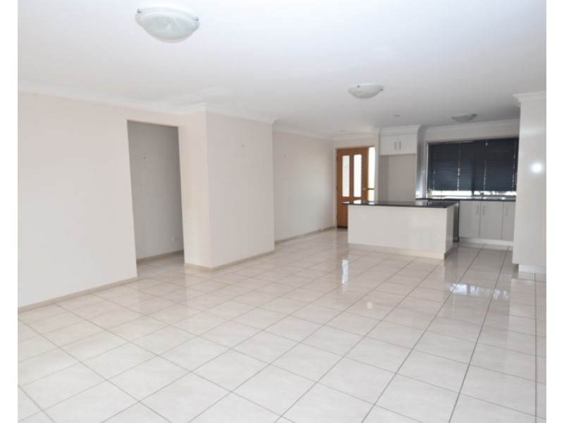 2/48 Cortess Street, Kearneys Spring QLD 4350