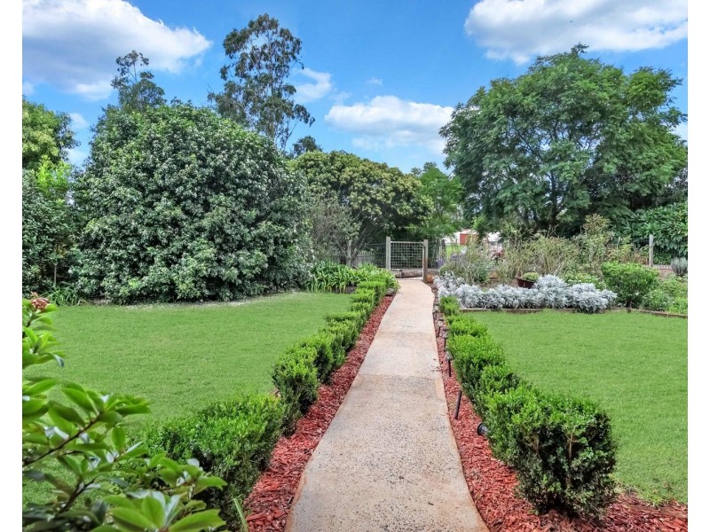 15 De Gruchy Court, Highfields QLD 4352