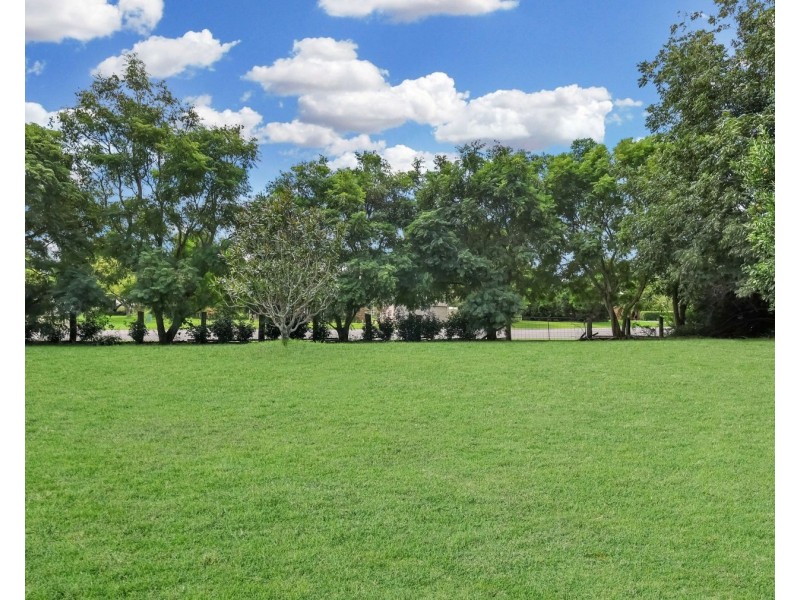 15 De Gruchy Court, Highfields QLD 4352