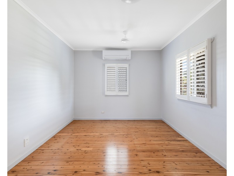 38 Monash Street, Newtown QLD 4350