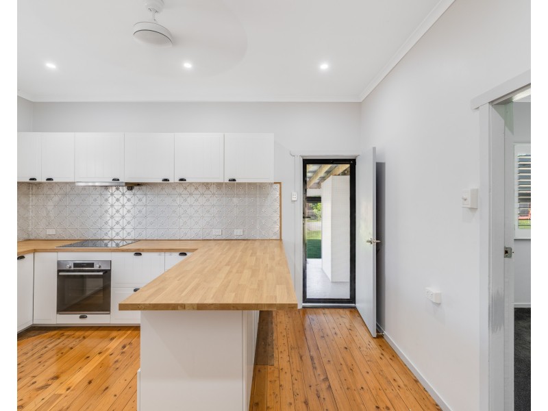 38 Monash Street, Newtown QLD 4350