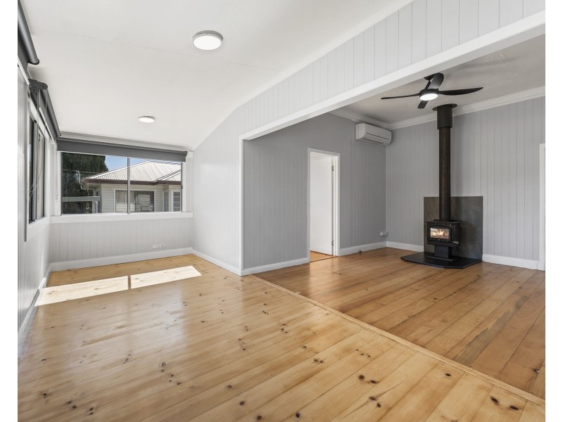 10 Bothwell Street, Newtown QLD 4350