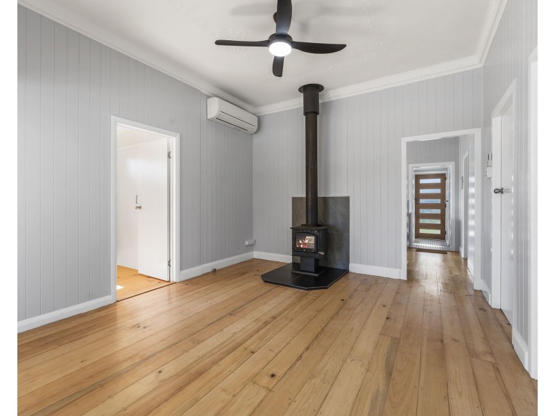 10 Bothwell Street, Newtown QLD 4350