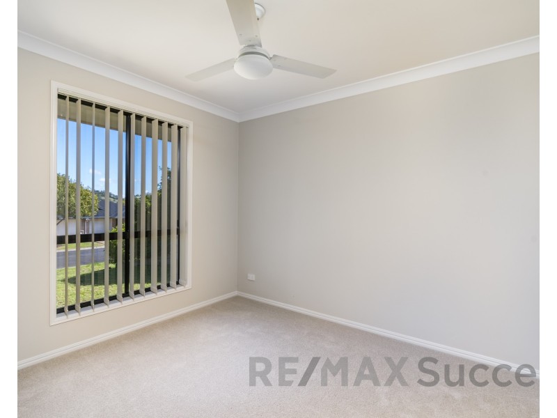 27 Wareena Crescent, Glenvale QLD 4350