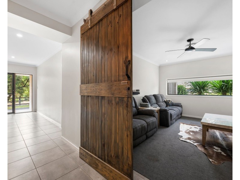 1 Horton Place, Regency Downs QLD 4341