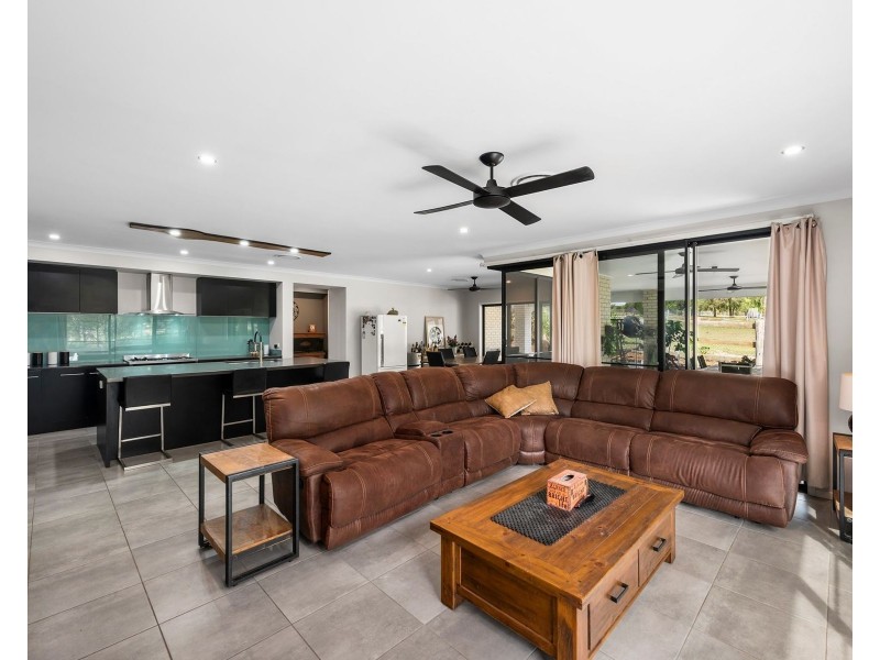 1 Horton Place, Regency Downs QLD 4341