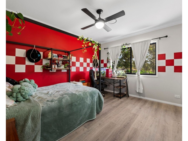 1 Horton Place, Regency Downs QLD 4341