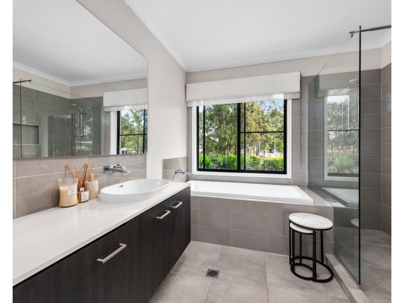 1 Horton Place, Regency Downs QLD 4341