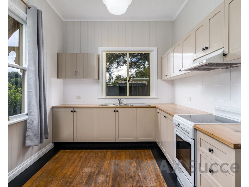 1 Glasgow Street, North Toowoomba QLD 4350