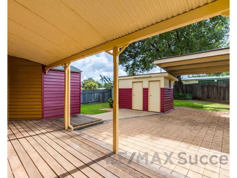 1 Glasgow Street, North Toowoomba QLD 4350