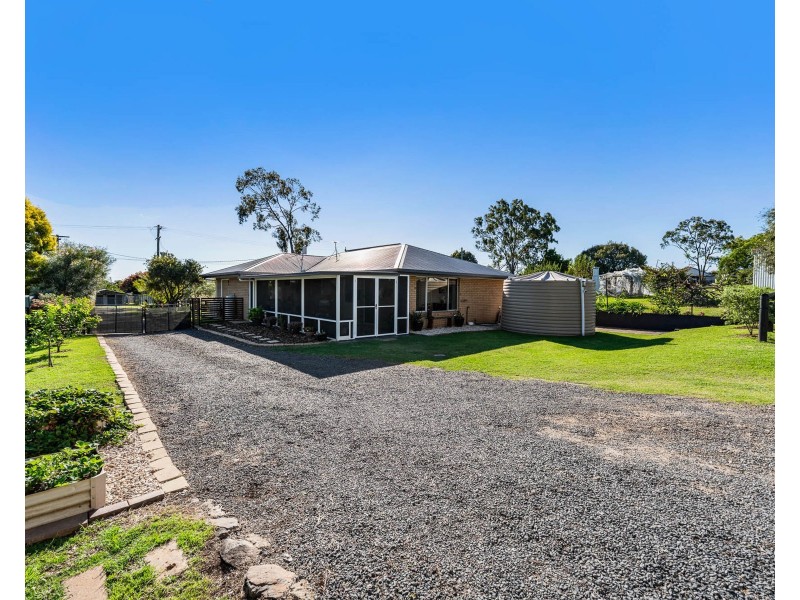 26 Daher Street, Goombungee QLD 4354