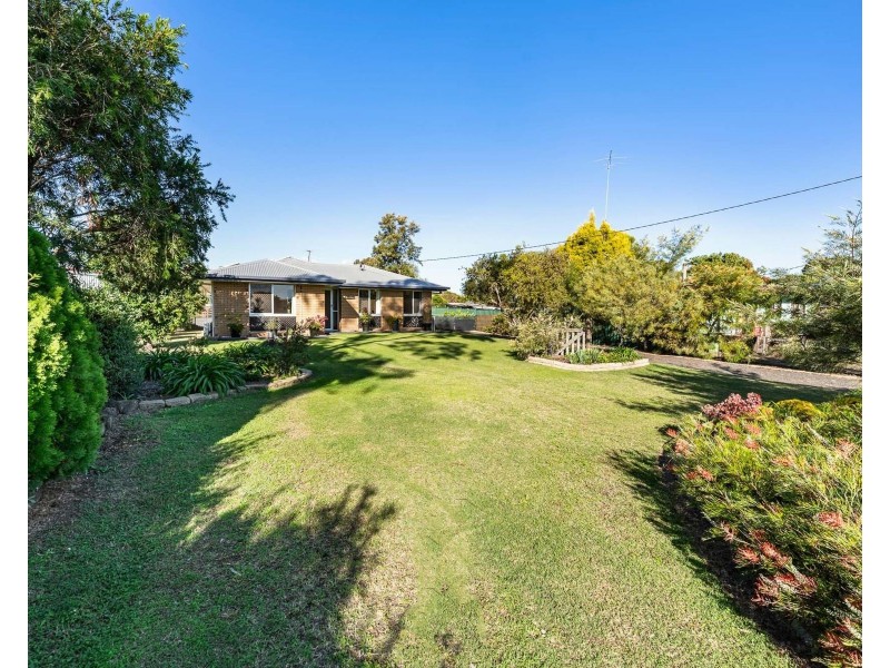 26 Daher Street, Goombungee QLD 4354