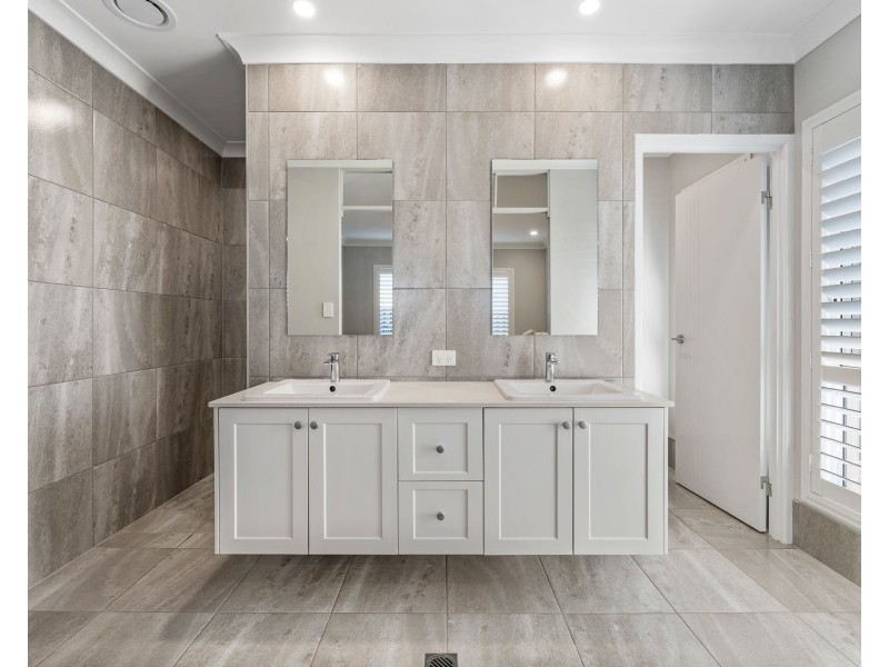 18 Ryder Avenue, Highfields QLD 4352