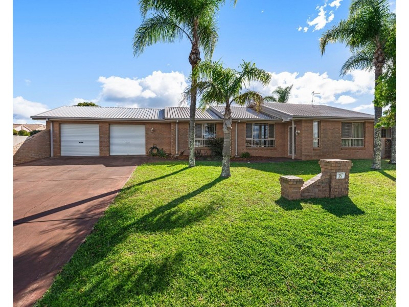 21 Fern Drive, Kearneys Spring QLD 4350