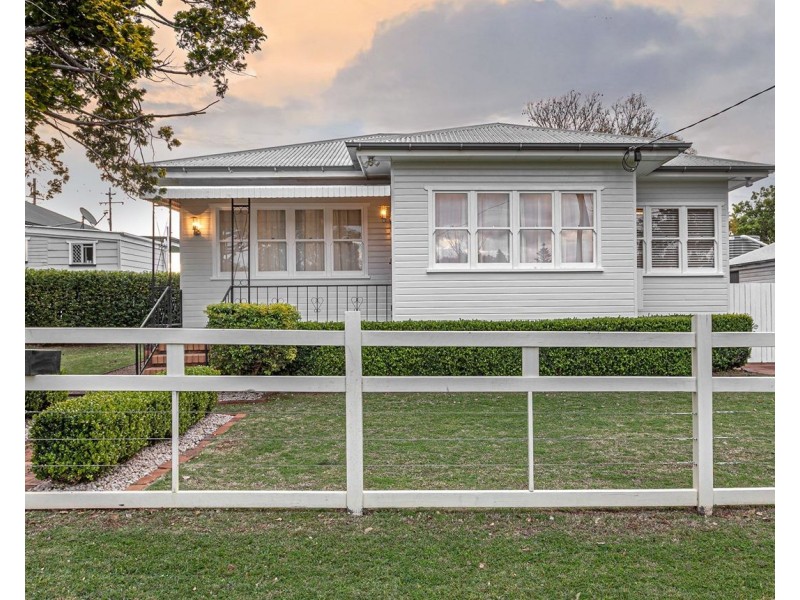 25 Doncaster Street, Newtown QLD 4350