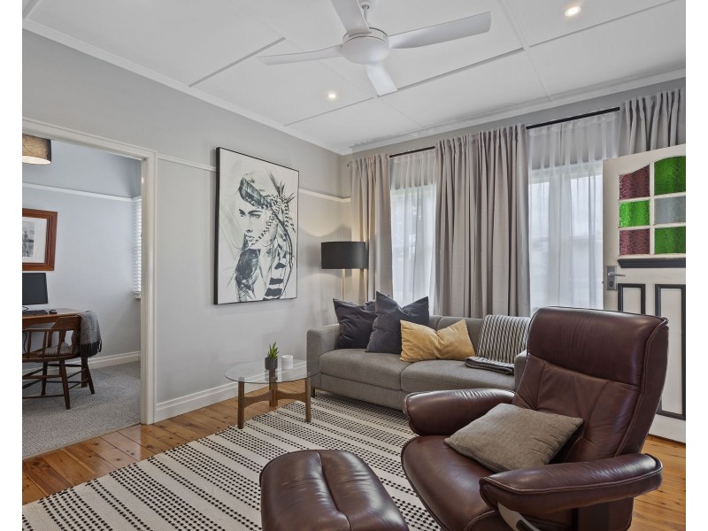25 Doncaster Street, Newtown QLD 4350