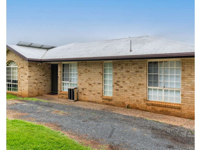 434 West Street, Kearneys Spring QLD 4350