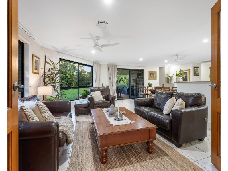 2 Jackson Close, Highfields QLD 4352