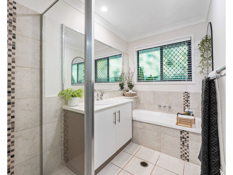 2 Jackson Close, Highfields QLD 4352