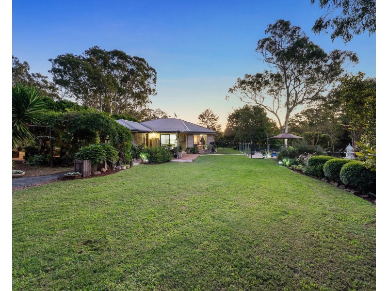 2 Jackson Close, Highfields QLD 4352