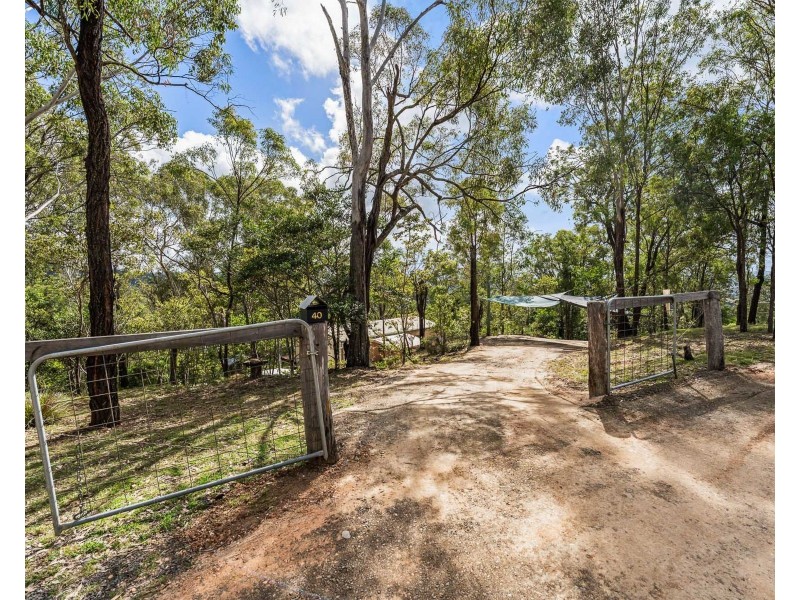 40 Berghofer Drive, Withcott QLD 4352