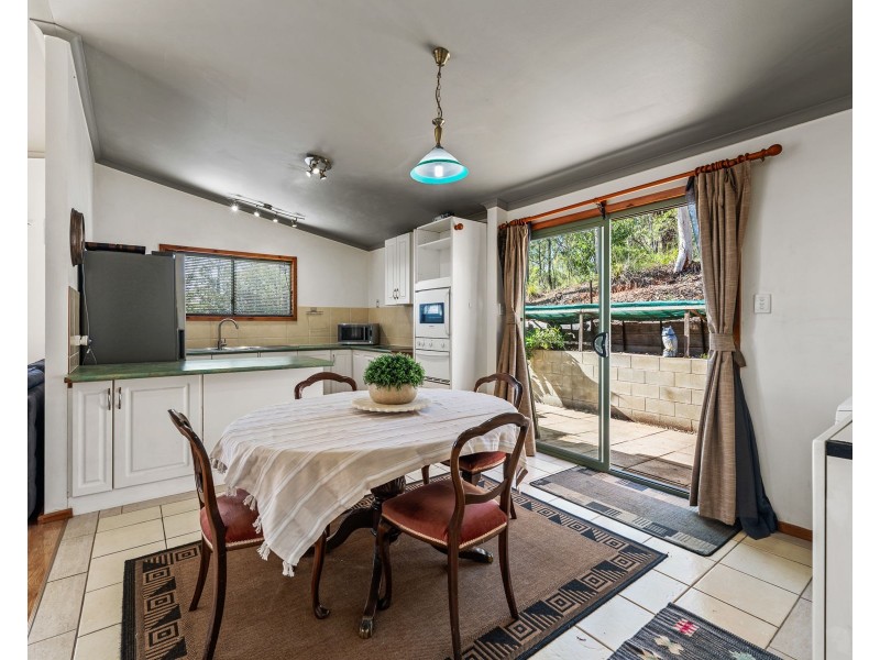 40 Berghofer Drive, Withcott QLD 4352