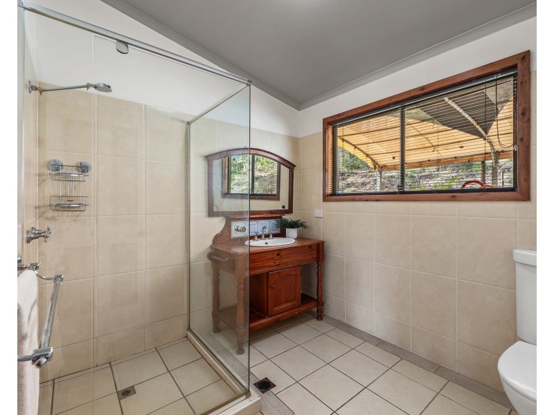 40 Berghofer Drive, Withcott QLD 4352