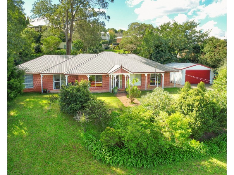 4 Hillsdale Crescent, Blue Mountain Heights QLD 4350