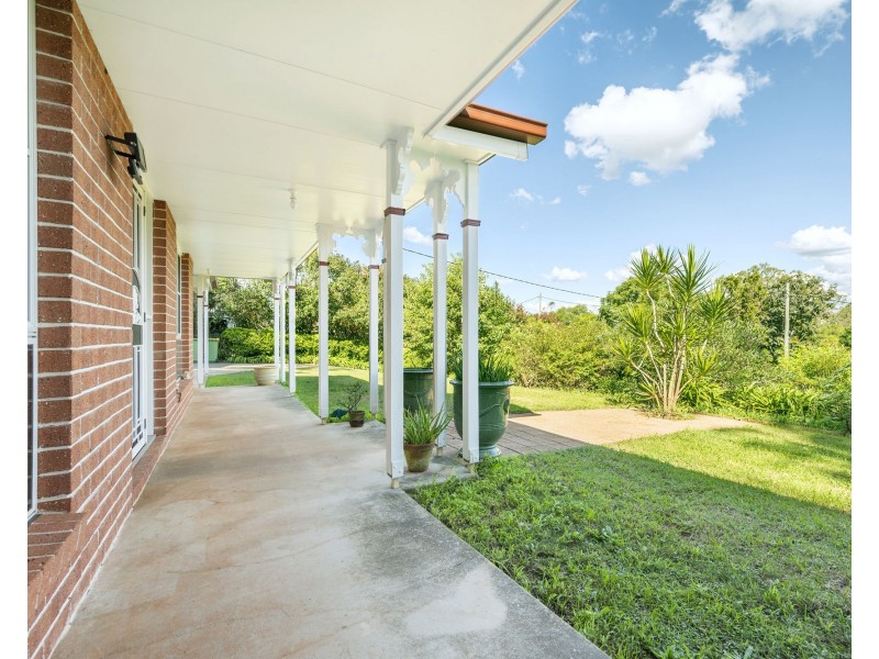 4 Hillsdale Crescent, Blue Mountain Heights QLD 4350