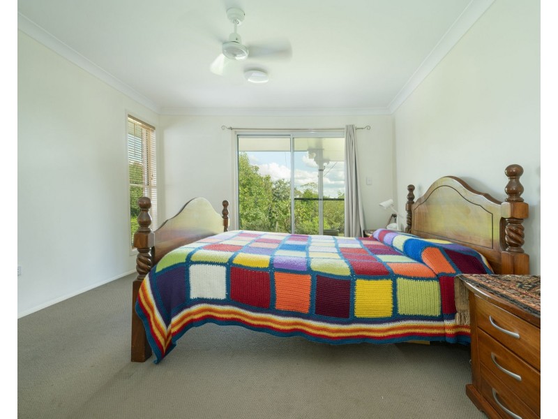 4 Hillsdale Crescent, Blue Mountain Heights QLD 4350
