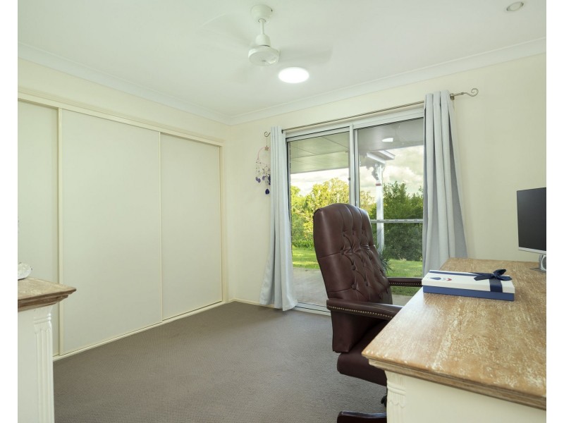 4 Hillsdale Crescent, Blue Mountain Heights QLD 4350