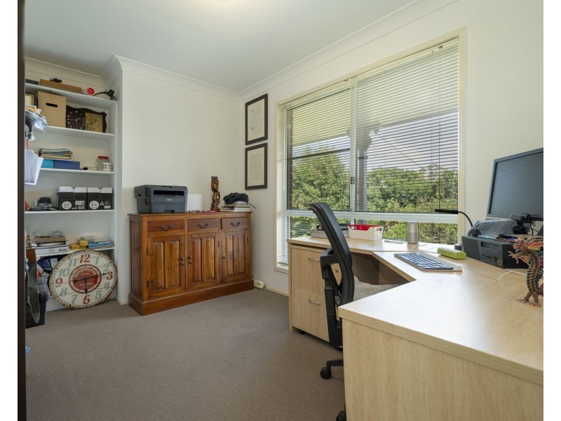 4 Hillsdale Crescent, Blue Mountain Heights QLD 4350