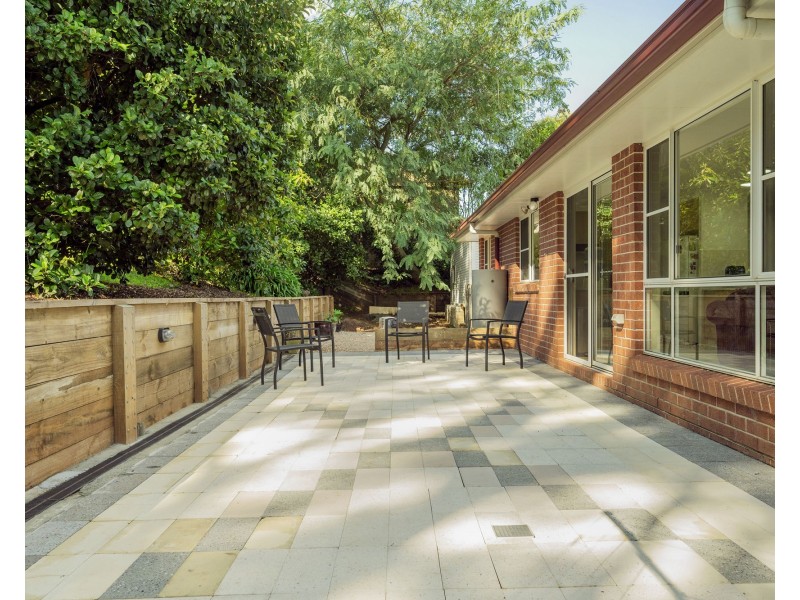 4 Hillsdale Crescent, Blue Mountain Heights QLD 4350
